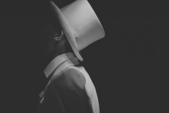Black White 1360640 1 559x374
