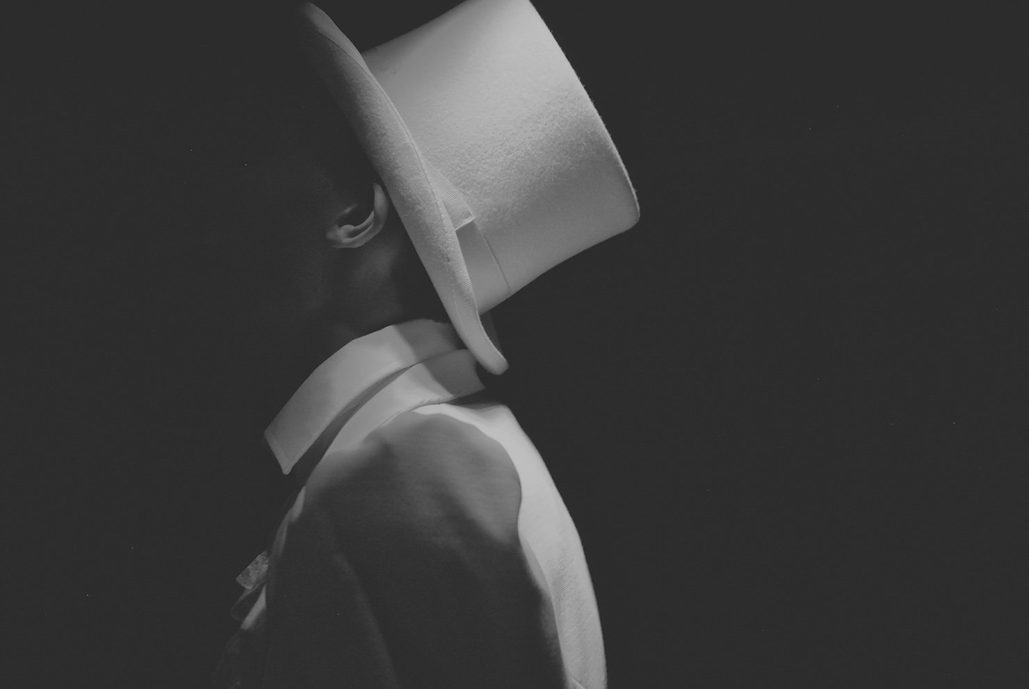 black-white-1360640